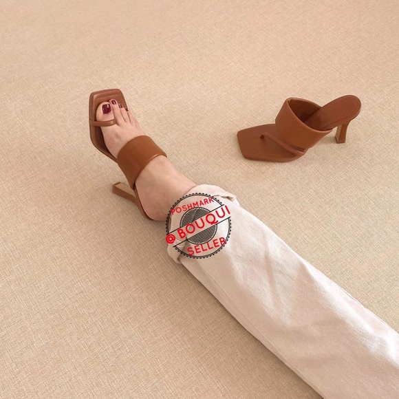 Zara Shoes Zara Padded Sandals Zara Padded Flat Leather Sandals